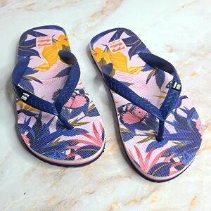 Billabong flip flops 5-6